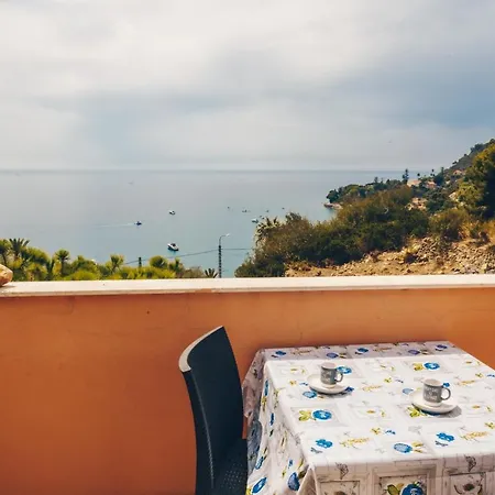115 Mansarda Punta Sole Bordighera, Vista Mare E 5 Minuti Dalla Spiaggia Apartmán